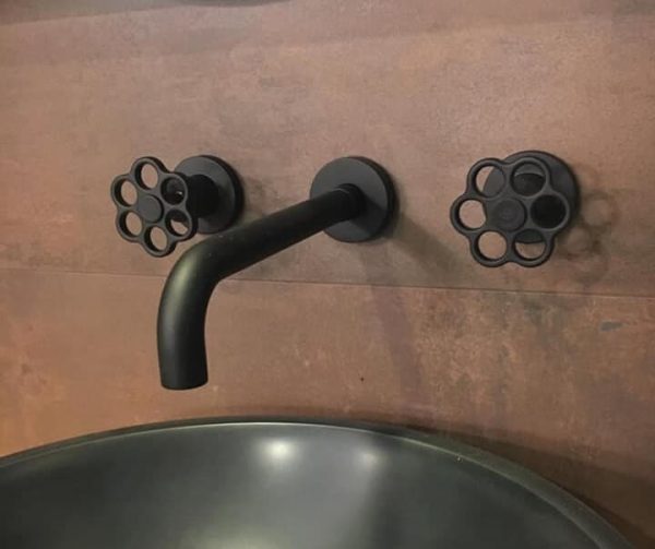 bloom black2